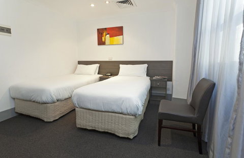 Causeway Inn On The Mall - Holiday Sunshine Coast 16