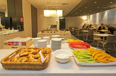 Causeway Inn On The Mall - Holiday Sunshine Coast 22