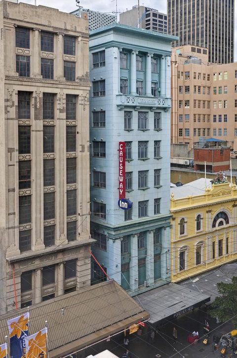 Causeway Inn On The Mall - Holiday Sunshine Coast 24