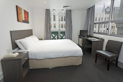 Causeway Inn On The Mall - Holiday Sunshine Coast 11