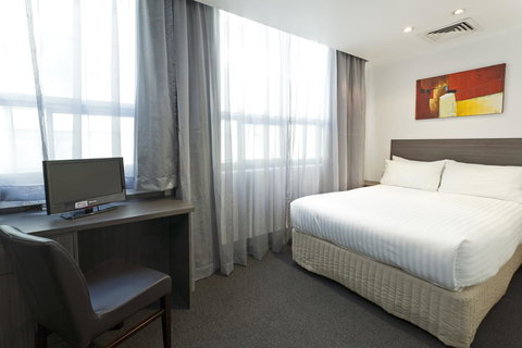 Causeway Inn On The Mall - Holiday Sunshine Coast 13