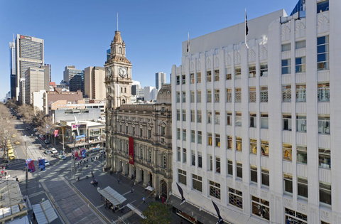 Causeway Inn On The Mall - Holiday Sunshine Coast 27