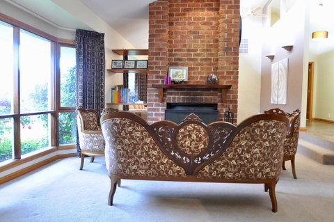 Crimea Retreat - Holiday Sunshine Coast 5