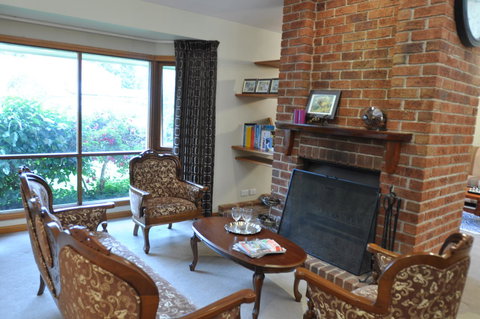 Crimea Retreat - Holiday Sunshine Coast 31