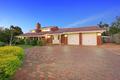 Crimea Retreat - Holiday Sunshine Coast 3