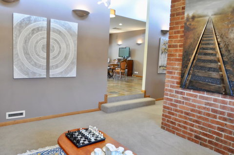 Crimea Retreat - Holiday Sunshine Coast 29