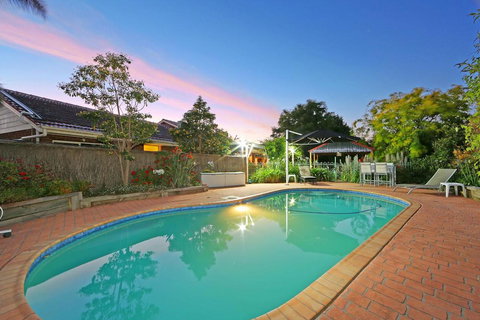 Crimea Retreat - Holiday Sunshine Coast 34