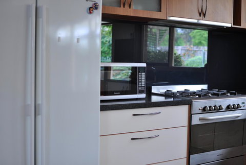 Crimea Retreat - Holiday Sunshine Coast 36