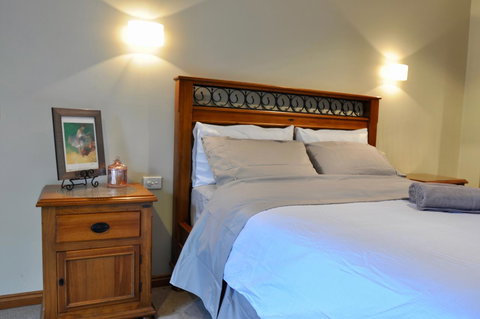 Crimea Retreat - Holiday Sunshine Coast 7