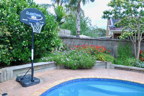 Crimea Retreat - Holiday Sunshine Coast 17