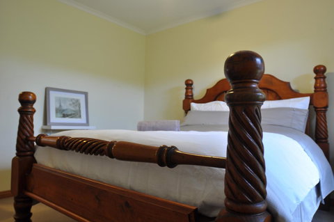 Crimea Retreat - Holiday Sunshine Coast 44