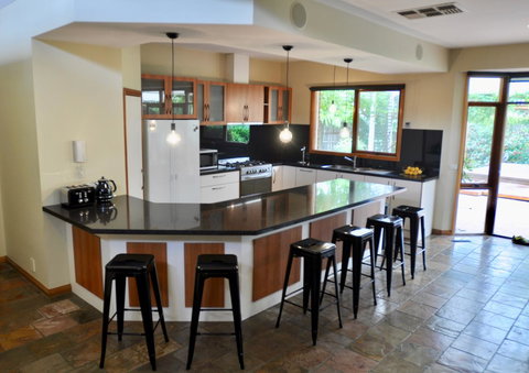 Crimea Retreat - Holiday Sunshine Coast 21