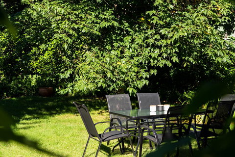 The Orchard House - Sunshine Coast Tourism 1