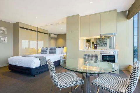 Novotel Melbourne Preston - Holiday Sunshine Coast 3