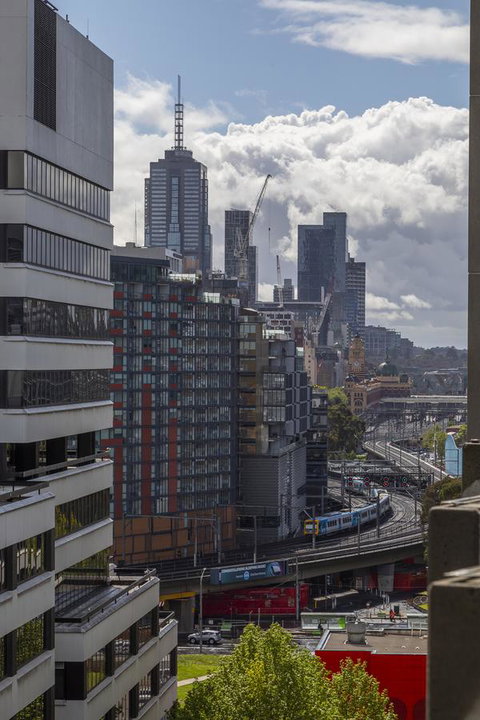 Signature Waterfront Apartments - Holiday Sunshine Coast 33