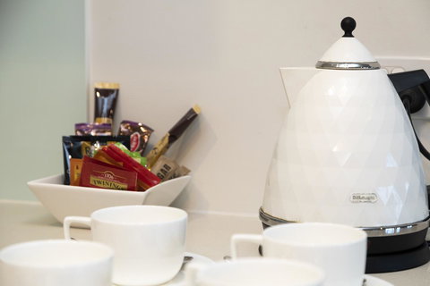 Signature Waterfront Apartments - Holiday Sunshine Coast 8