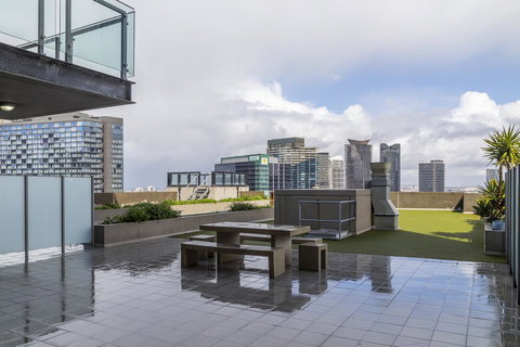 Signature Waterfront Apartments - Holiday Sunshine Coast 36