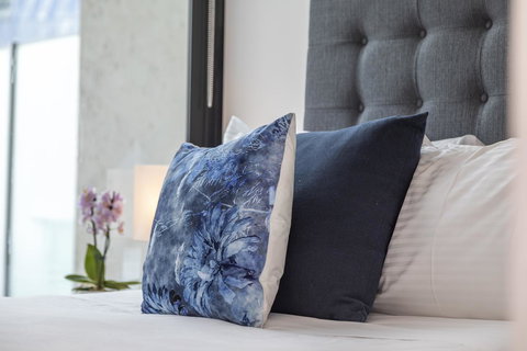 Signature Waterfront Apartments - Holiday Sunshine Coast 25