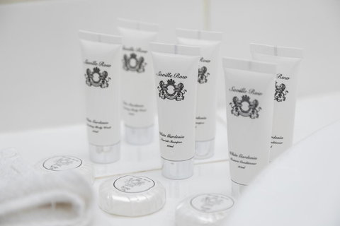 Signature Waterfront Apartments - Holiday Sunshine Coast 4