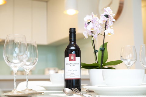 Signature Waterfront Apartments - Holiday Sunshine Coast 10