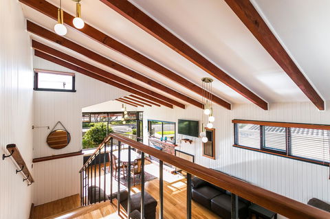 Beach Front Beauty - Ocean Front Views - Sunshine Coast Tourism 5