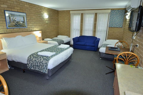 Tropicana Motor Inn - Sunshine Coast Tourism 9