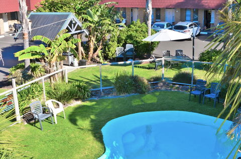 Tropicana Motor Inn - Sunshine Coast Tourism 3