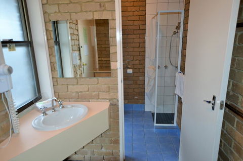 Tropicana Motor Inn - Sunshine Coast Tourism 11