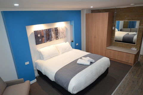 Tropicana Motor Inn - Sunshine Coast Tourism 0