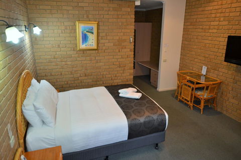 Tropicana Motor Inn - Sunshine Coast Tourism 8