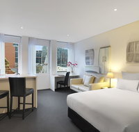 Oaks On Collins - Sunshine Coast Tourism