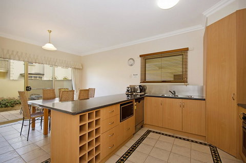 Sea Shells On Banyan Apartment - Holiday Sunshine Coast 10