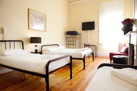 Hotel Claremont Guest House - Holiday Sunshine Coast 12