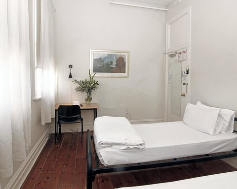 Hotel Claremont Guest House - Holiday Sunshine Coast 11