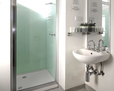 Hotel Claremont Guest House - Holiday Sunshine Coast 7