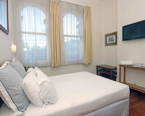 Hotel Claremont Guest House - Holiday Sunshine Coast 8