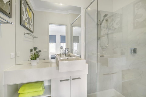 Marina Beach - Sunshine Coast Tourism 1