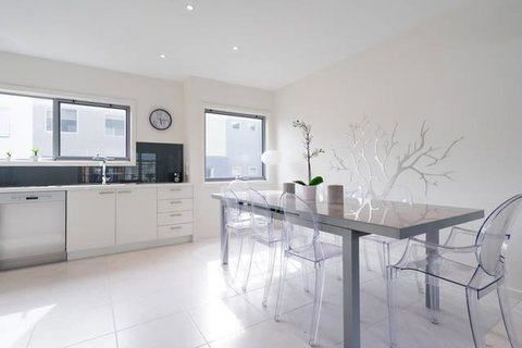 Marina Beach - Sunshine Coast Tourism 8