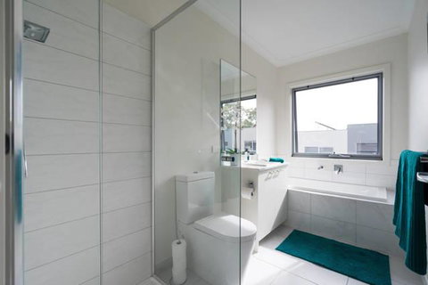 Marina Beach - Sunshine Coast Tourism 12