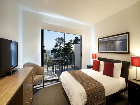 The Waves Apartments - Sunshine Coast Tourism 32