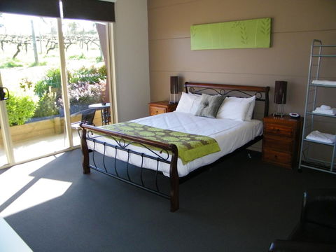 De\'Vine Escape - Sunshine Coast Tourism 3