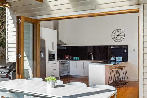 Central Bendigo Cottage, Walk To Everywhere!! - Sunshine Coast Tourism 3