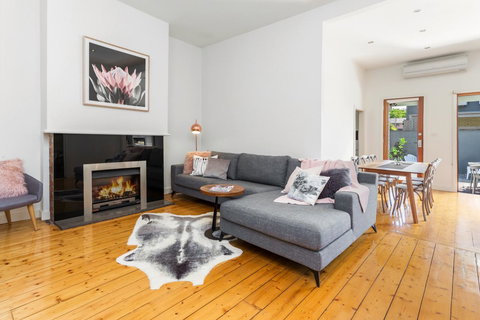 Central Bendigo Cottage, Walk To Everywhere!! - Sunshine Coast Tourism 0