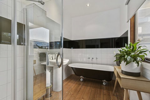 Central Bendigo Cottage, Walk To Everywhere!! - Sunshine Coast Tourism 11