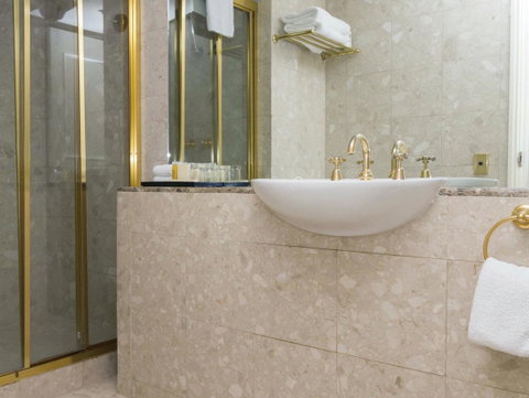 Stamford Plaza Melbourne - Holiday Sunshine Coast 3