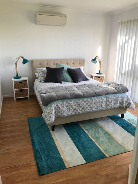 Sunsets On Martyrs Luxury Coastal Beach House Peterborough - Sunshine Coast Tourism 14