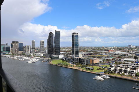 Pars Apartments - Collins Wharf Waterfront, Docklands - Sunshine Coast Tourism 10