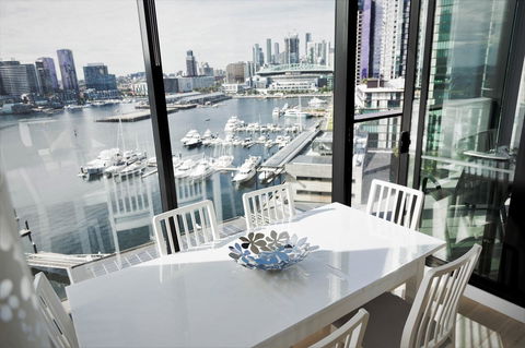 Pars Apartments - Collins Wharf Waterfront, Docklands - Sunshine Coast Tourism 13