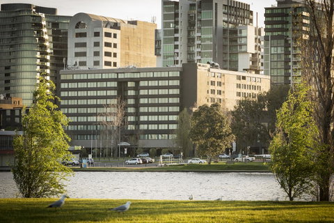 Pullman Melbourne Albert Park - Sunshine Coast Tourism 1