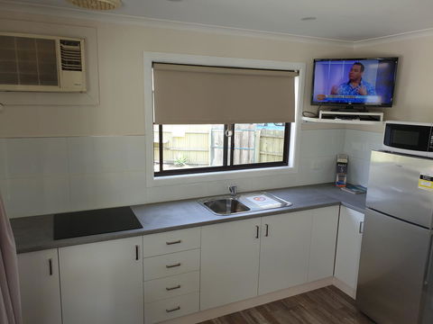 Beachcomber Holiday Units - Sunshine Coast Tourism 4